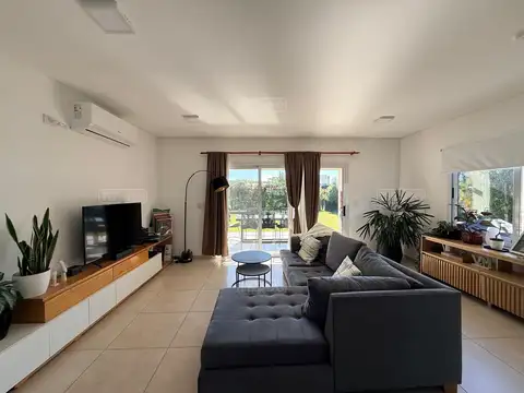Casa en Alquiler de 3 dormitorios