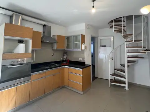 Depto Tipo Casa 4 ambientes con 2 baños