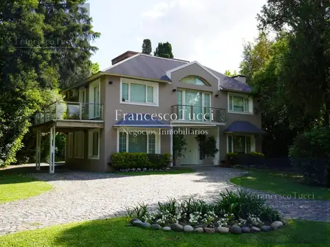 Casa en venta 6 ambientes con pileta Country La Tradición