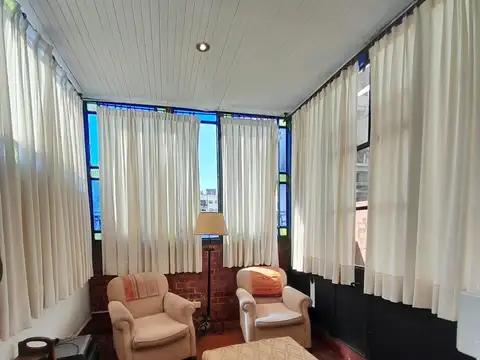 Departamento 8 ambientes con 2 baños