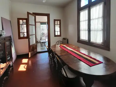 Semipiso de de 8 ambientes con 2 terrazas.