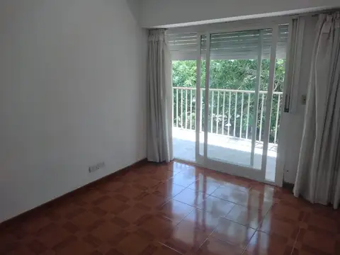 Departamento en Alquiler en Monte Castro, $ 650.000
