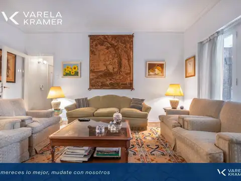 Casa en Venta con 2 cocheras