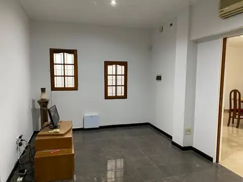 Casa 2 ambientes con 2 baños