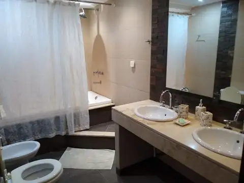 De los alamos y nautilus 400, Piso 1