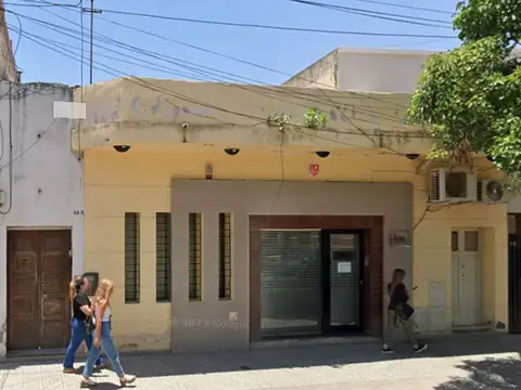 Venta de propiedad en calle Absalón Rojas y Alvear