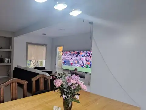 Casa en Venta con 5 cocheras