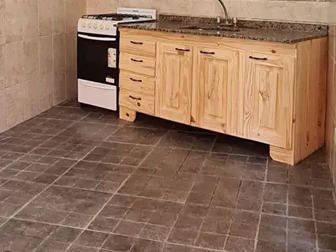 Depto Tipo Casa en Alquiler en Caseros, $ 420.000
