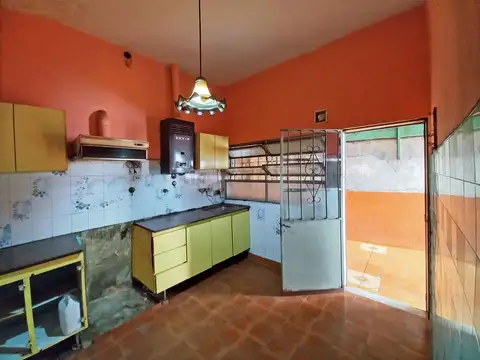 Venta Casa 3 Ambientes con Patio, Terraza y Quincho