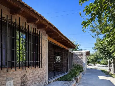 VENTA CASA 2 DORMITORIOS GODOY CRUZ