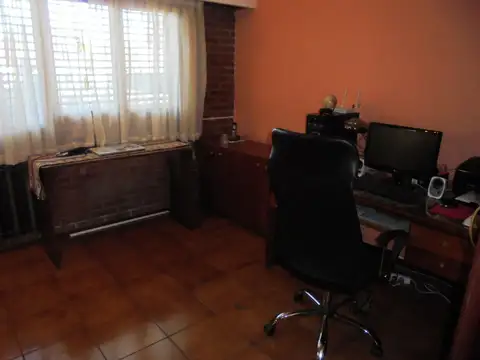 Casa 5 ambientes con 4 baños