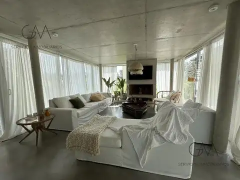 Casa 4 ambientes con 3 baños