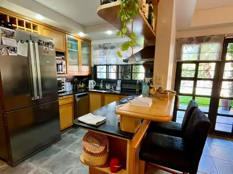 Casa en Venta en Quilmes, USD 470.000