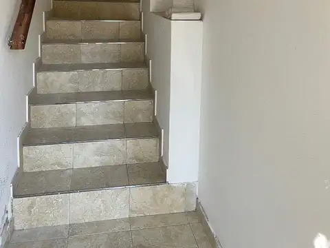 Depto Tipo Casa en Alquiler de 4 ambientes
