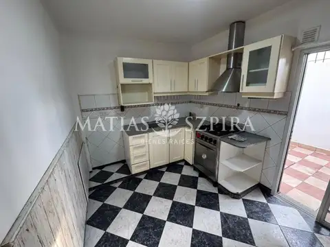 Casa 3 ambientes con 2 baños