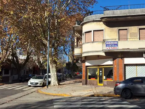 Venta de local a una cuadra avda. La Plata