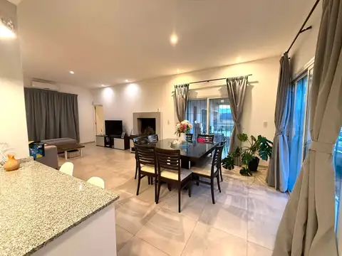 CASA MODERNA EN VENTA CHACHINGO - MAIPÚ