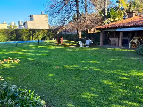 Casa en Venta con 5 cocheras