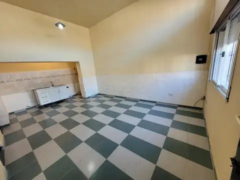 Depto Tipo Casa en Alquiler en Wilde, $ 410.000