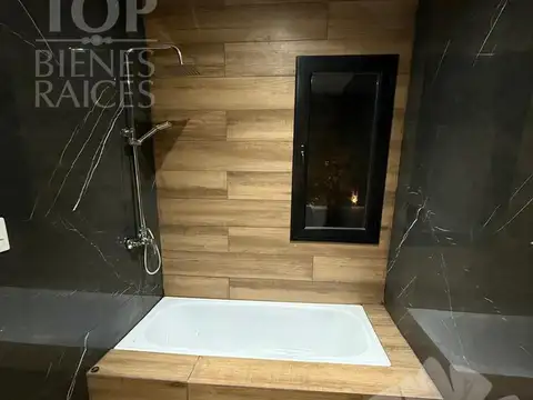 Casa en Venta con 4 cocheras
