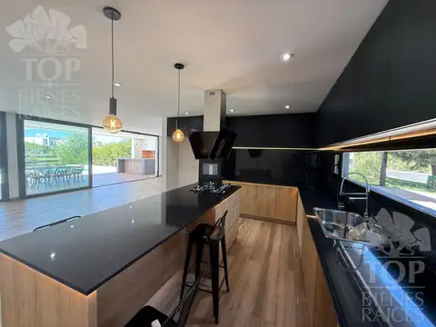 Casa en Venta en El Naudir, USD 460.000