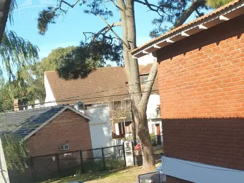 Depto Tipo Casa en Venta con 1 cocheras