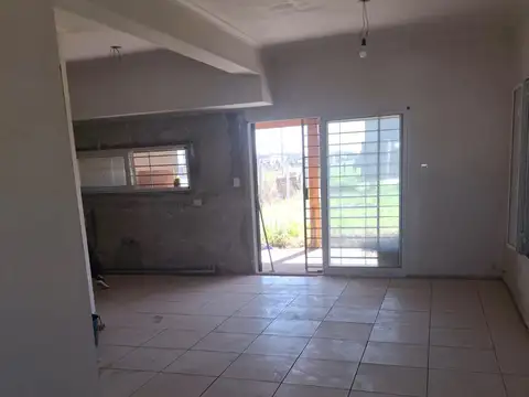 CASA A TERMINAR EN CAMPOS DEL OESTE ALVEAR |