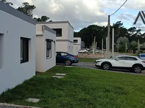 Casa en venta c/ cochera en Burnett