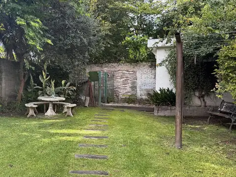 Casa 6 ambientes con 3 baños
