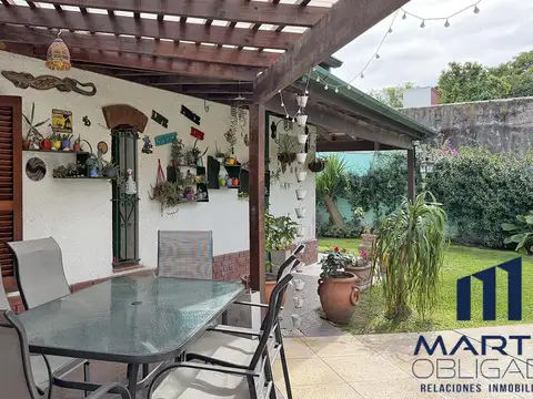 Casa 6 ambientes con 3 baños
