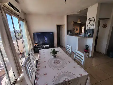 Esmeralda 880 , Piso 2