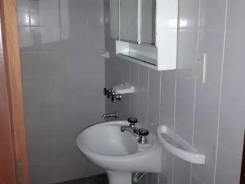 Departamento en Alquiler en República De La Sexta, $ 330.000