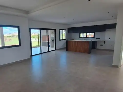 Casa en Venta en Pilar del Este - Santa Elena, USD 260.000