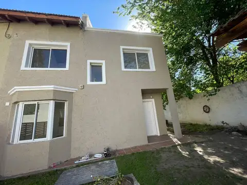 VENTA CASA 3 DORMITORIOS ZONA NORTE HOUSING CALANDRIA