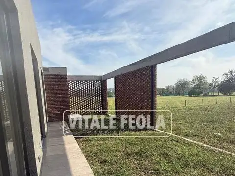 Casa 5 ambientes con 4 baños