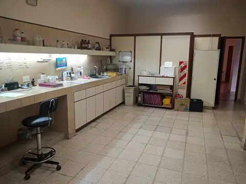 Local en venta en Versalles. Excelente ubicación.