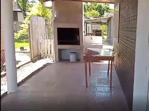 Casa 2 ambientes con 1 baño