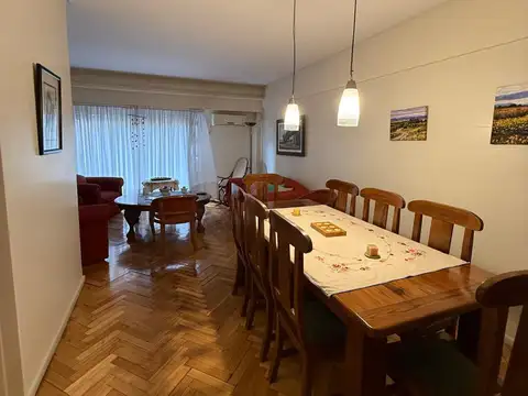 HERMOSO SEMIPISO DE 4 AMBIENTES CON BALCON AL FRENTE + DEPENDENCIA + COCHERA