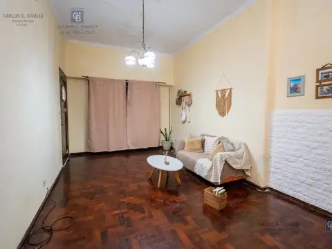 Casa 6 ambientes con 2 baños
