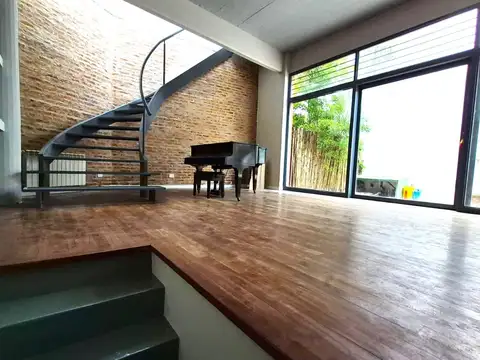 Casa en Alquiler con 1 cochera