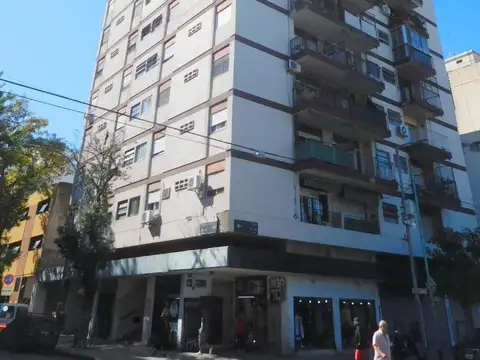 DEPARTAMENTO DE 3 AMBIENTES  CON BALCON .VISTA AL RIO