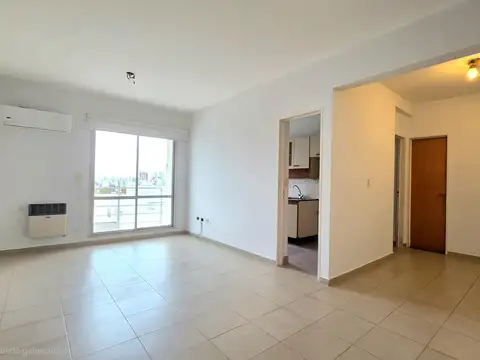 Muñiz al 300 - Departamento 2 ambientes con balcón y cochera fija cubierta