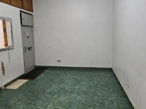 Venta Casa 5 Ambientes a refaccionar posible LOCAL COMERCIAL
