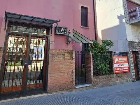 Venta Casa 5 Ambientes a refaccionar posible LOCAL COMERCIAL