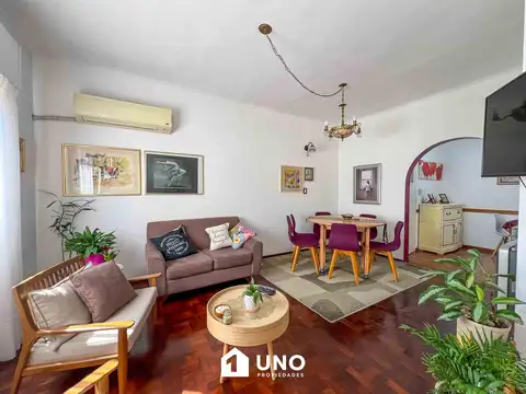 Ayacucho y Pasco - Dpto de 4 Dormitorios.