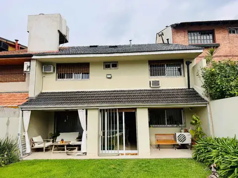 Casa 7 ambientes con 3 baños