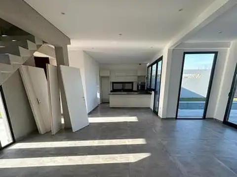 colectora panamericana oeste 100