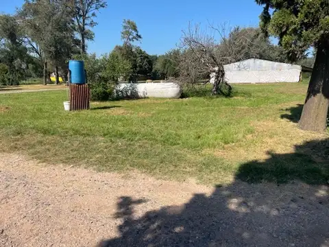 Granja avícola completa habilitada.