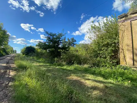 Esquina Comercial en Venta en Villa Ruiz