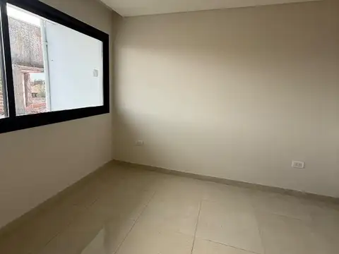 VENTA DUPLEX 3 AMBIENTES CON JARDÍN Y BALCÓN